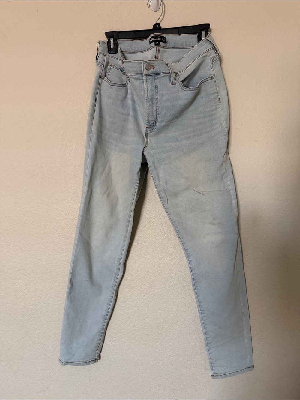 Light Wash Women’s High-Rise Jeans -